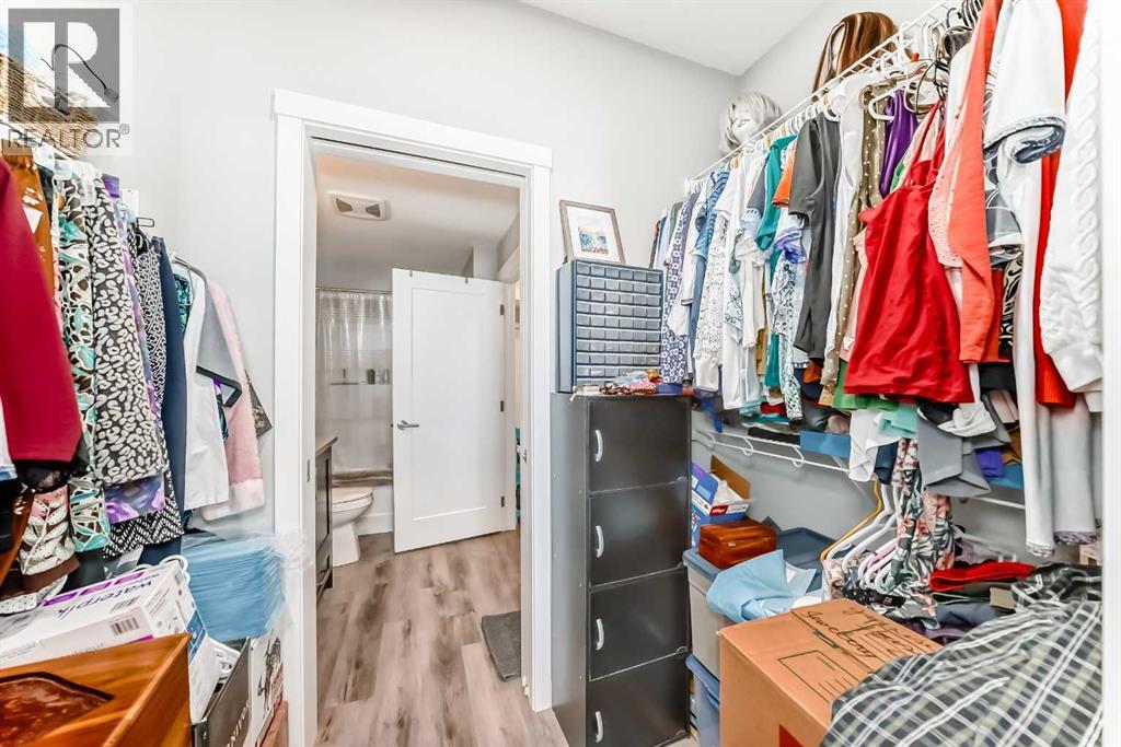 Single Family House for Sale in   Shawnee Square SW Shawnee Slopes Calgary 