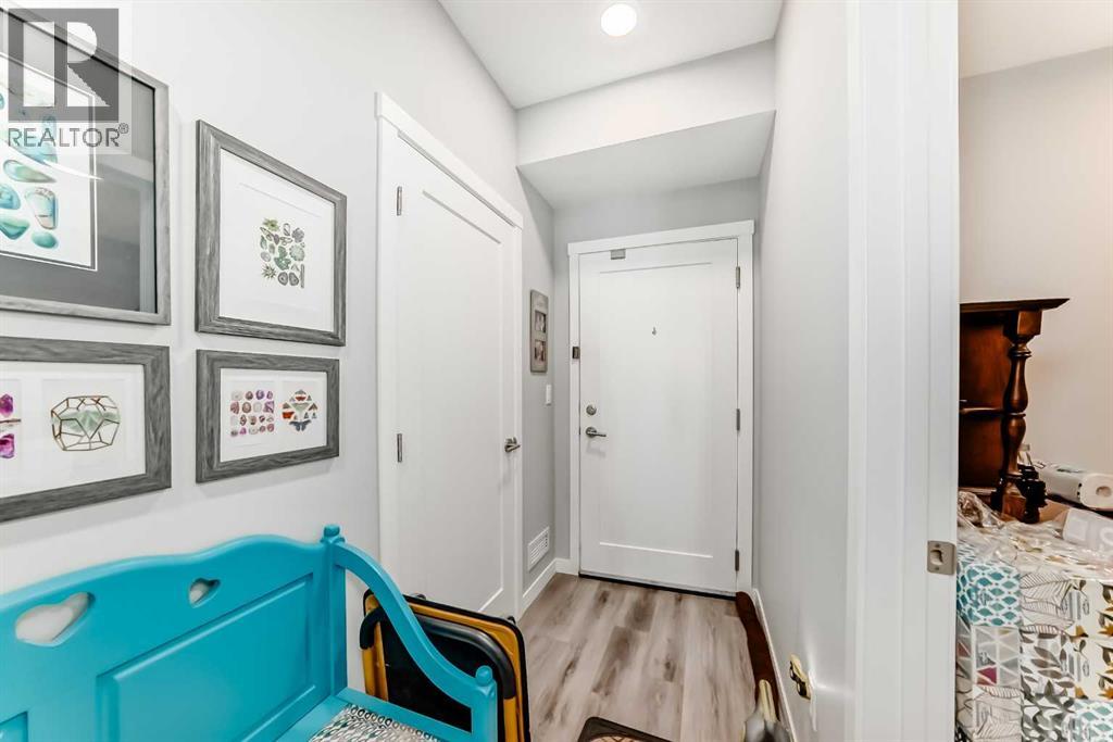 Single Family House for Sale in   Shawnee Square SW Shawnee Slopes Calgary 