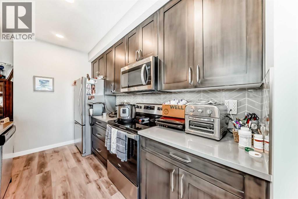 Single Family House for Sale in   Shawnee Square SW Shawnee Slopes Calgary 