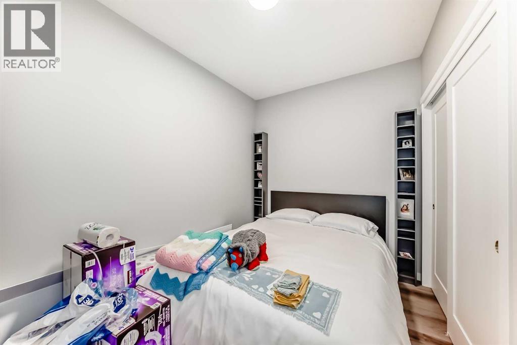 Single Family House for Sale in   Shawnee Square SW Shawnee Slopes Calgary 