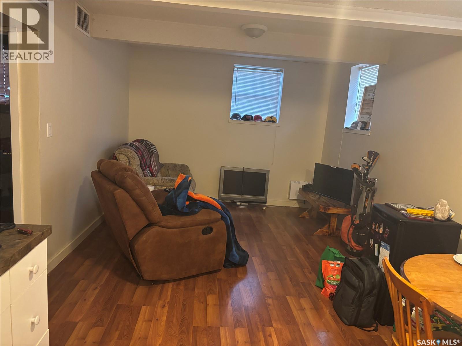 Single Family House Bungalow for Sale in  th AVENUE NW Swift Current 