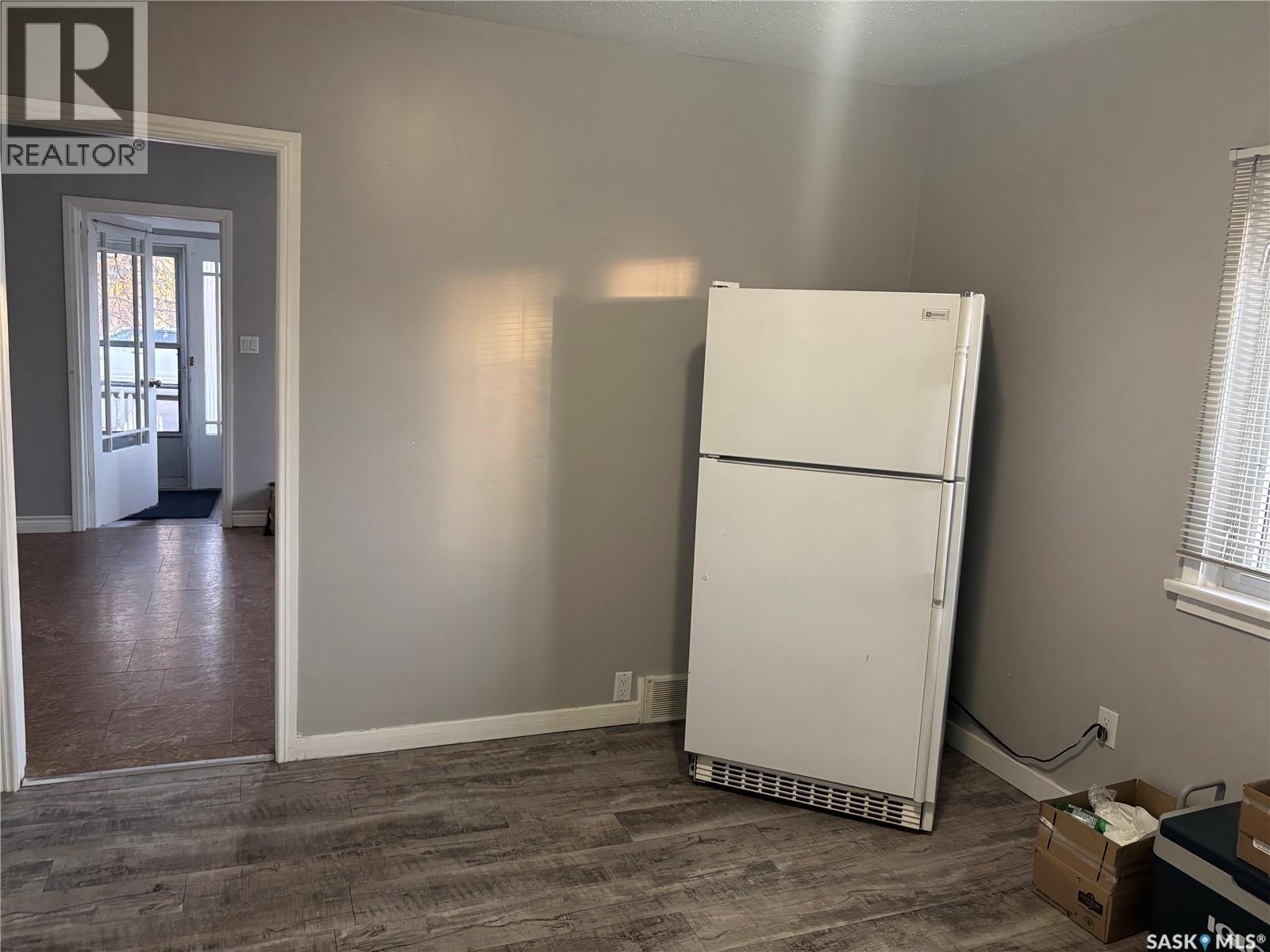 Single Family House Bungalow for Sale in  th AVENUE NW Swift Current 