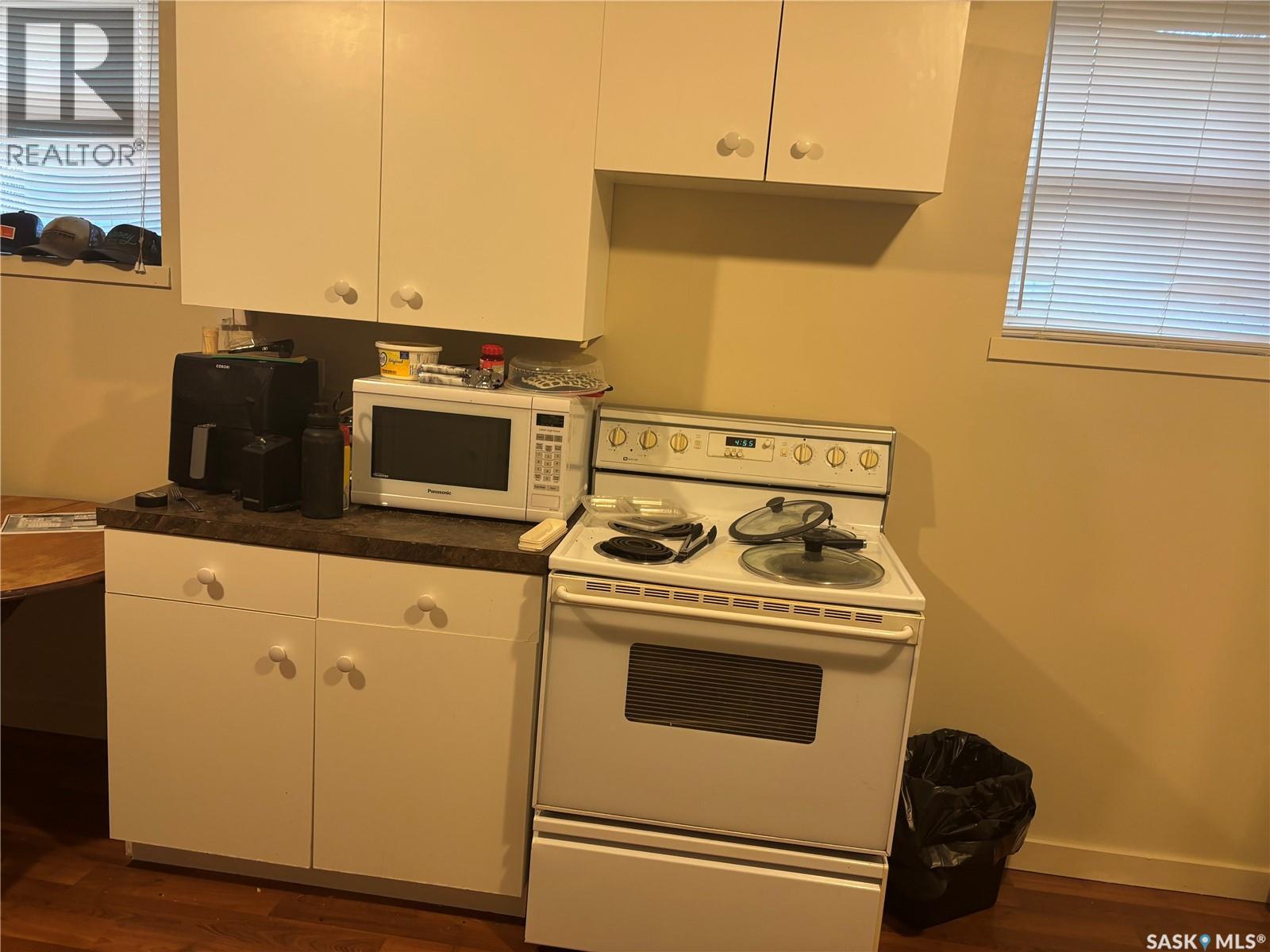 Single Family House Bungalow for Sale in  th AVENUE NW Swift Current 