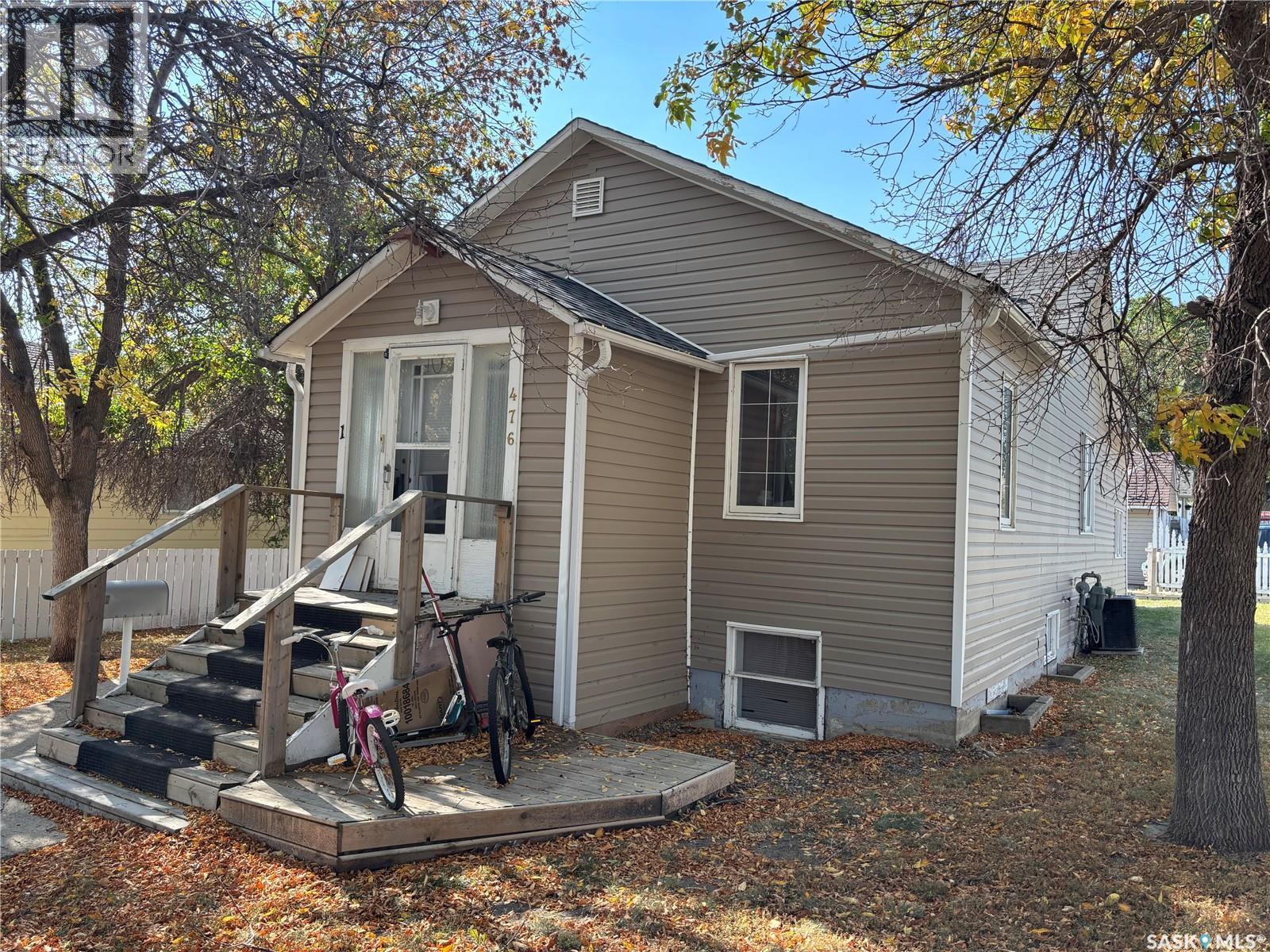 Single Family House Bungalow for Sale in  th AVENUE NW Swift Current 