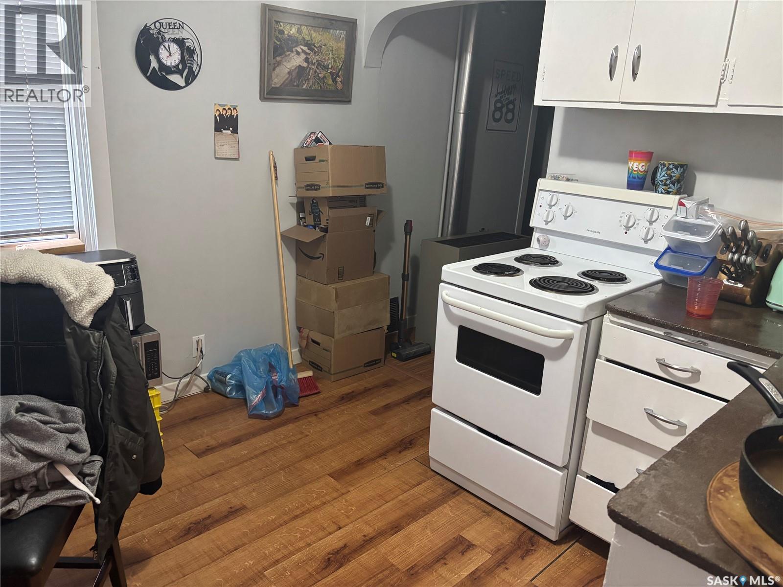 Single Family House Bungalow for Sale in  th AVENUE NW Swift Current 