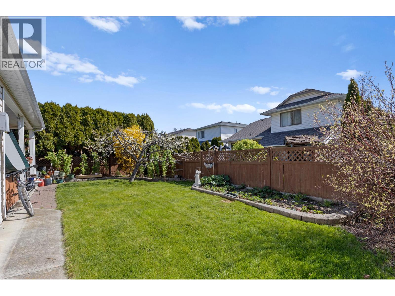  390 McTavish Crescent, Kelowna