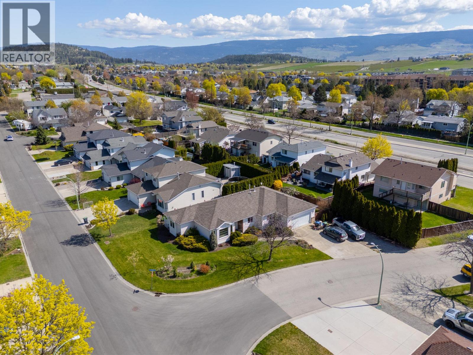  390 McTavish Crescent, Kelowna