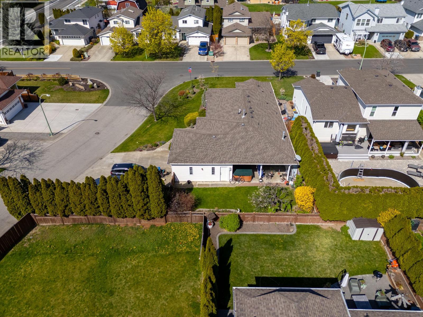  390 McTavish Crescent, Kelowna