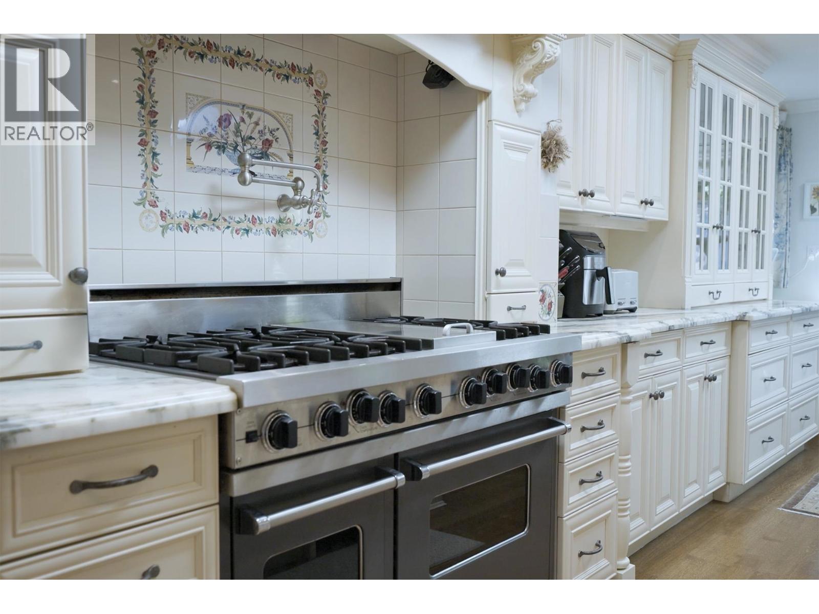 539 NEWCROFT PLACE, West Vancouver