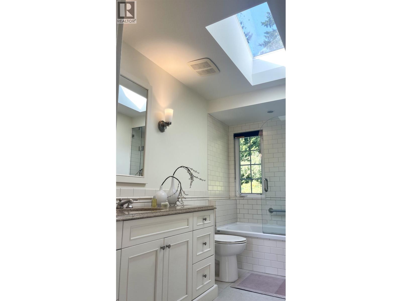 539 NEWCROFT PLACE, West Vancouver