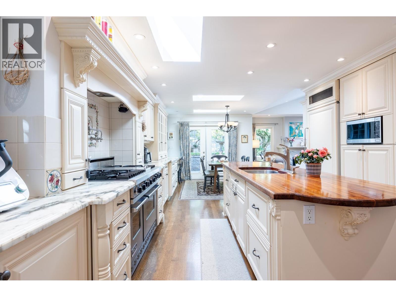 539 NEWCROFT PLACE, West Vancouver