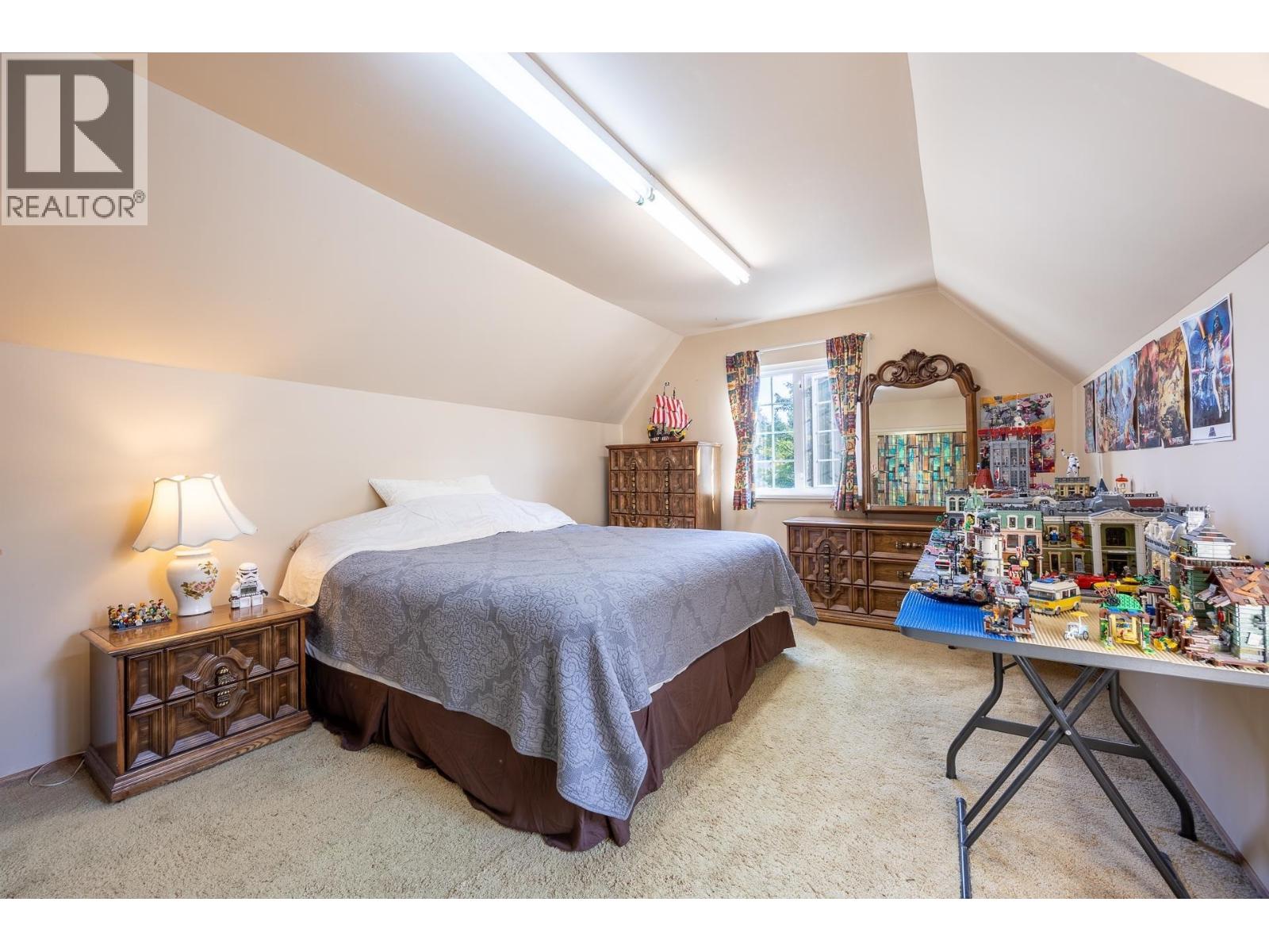 539 NEWCROFT PLACE, West Vancouver