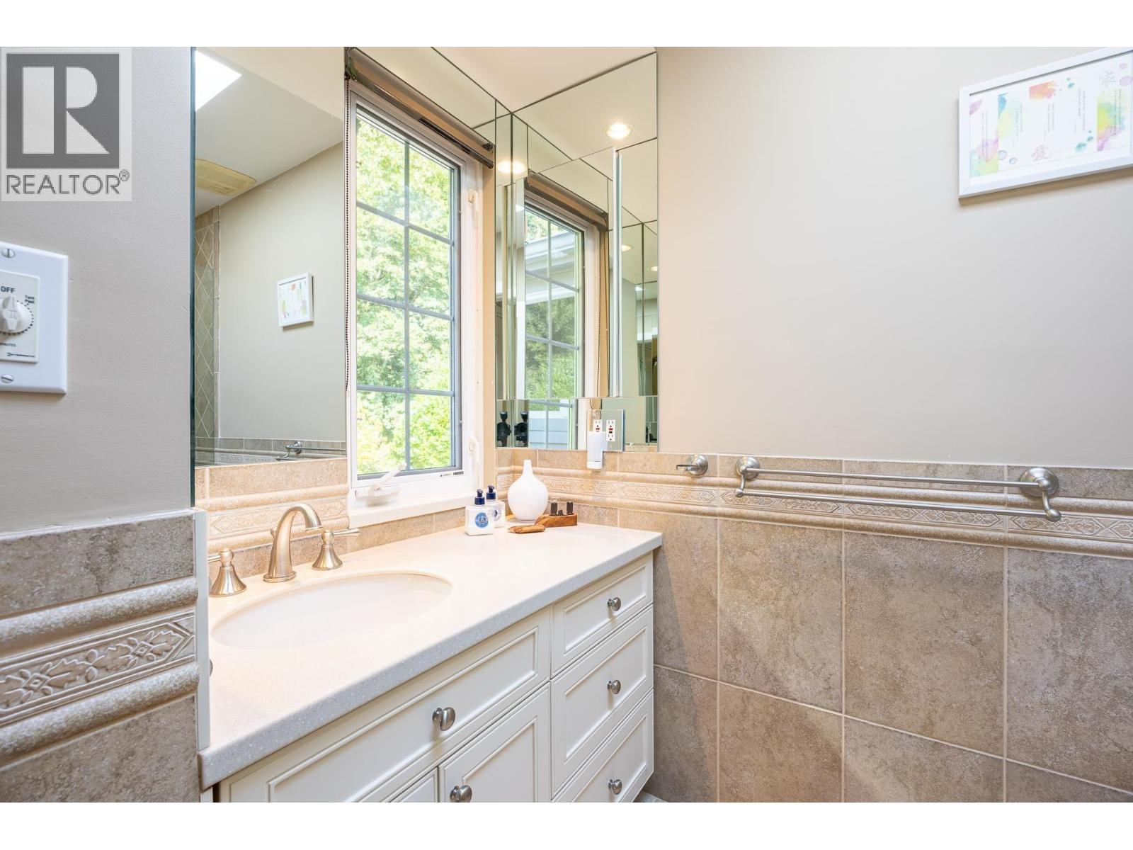 539 NEWCROFT PLACE, West Vancouver