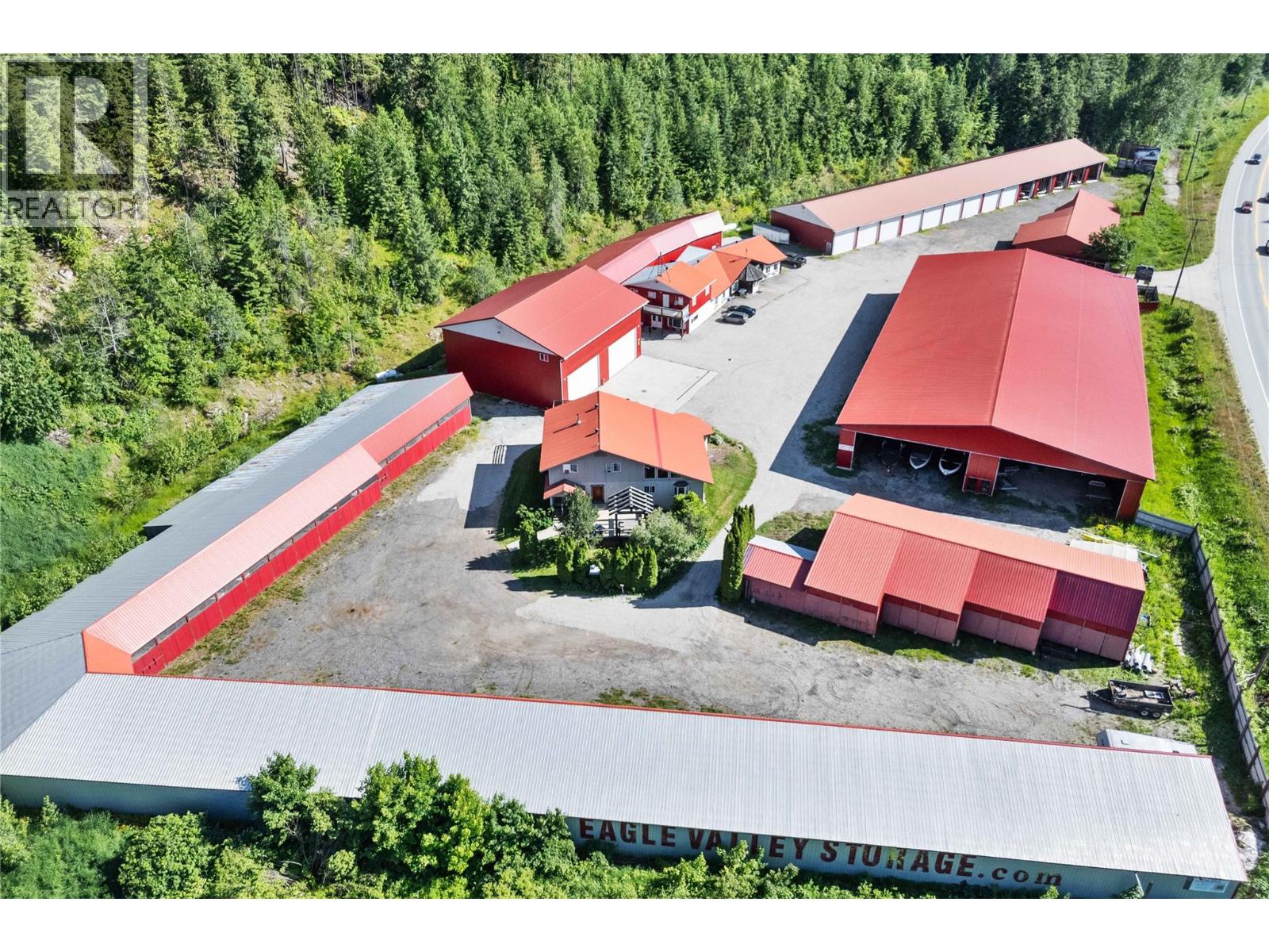  2054 Trans Canada Highway, Sicamous