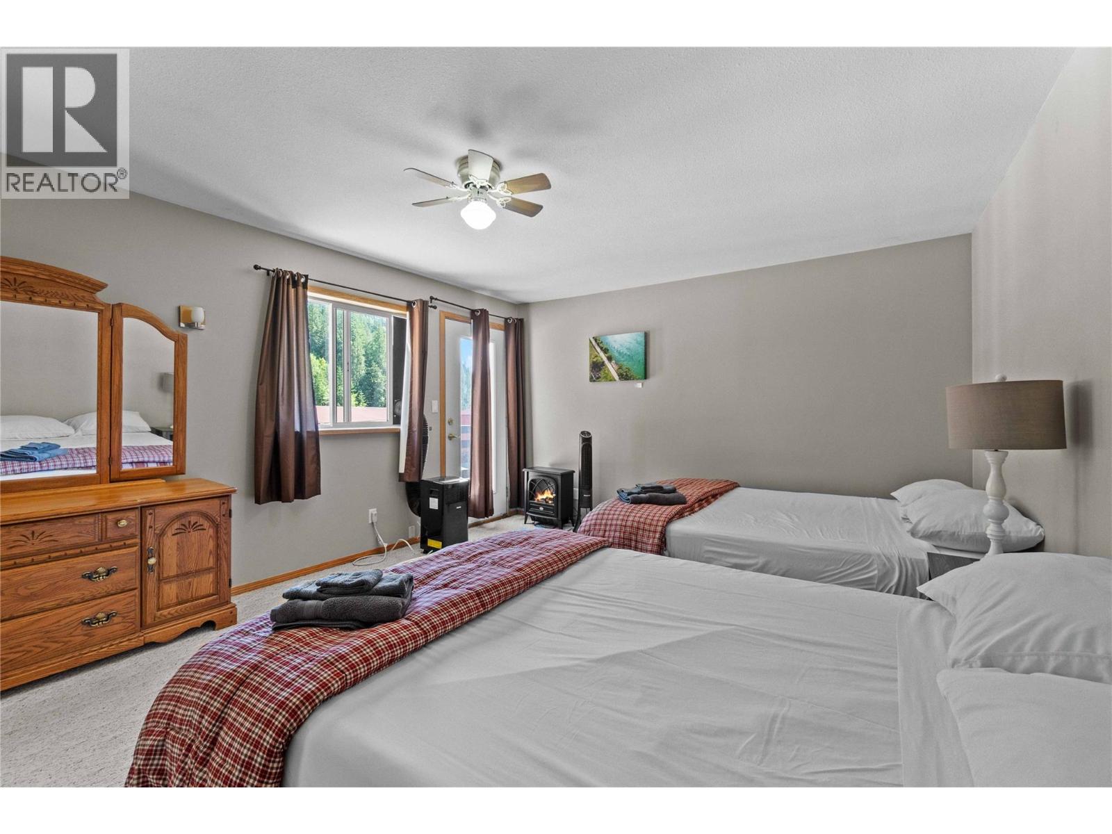  2054 Trans Canada Highway, Sicamous