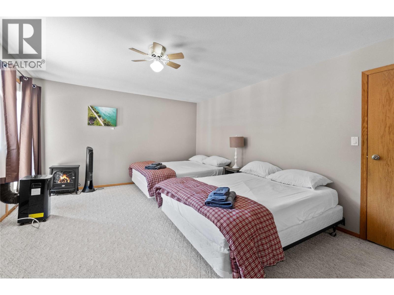  2054 Trans Canada Highway, Sicamous