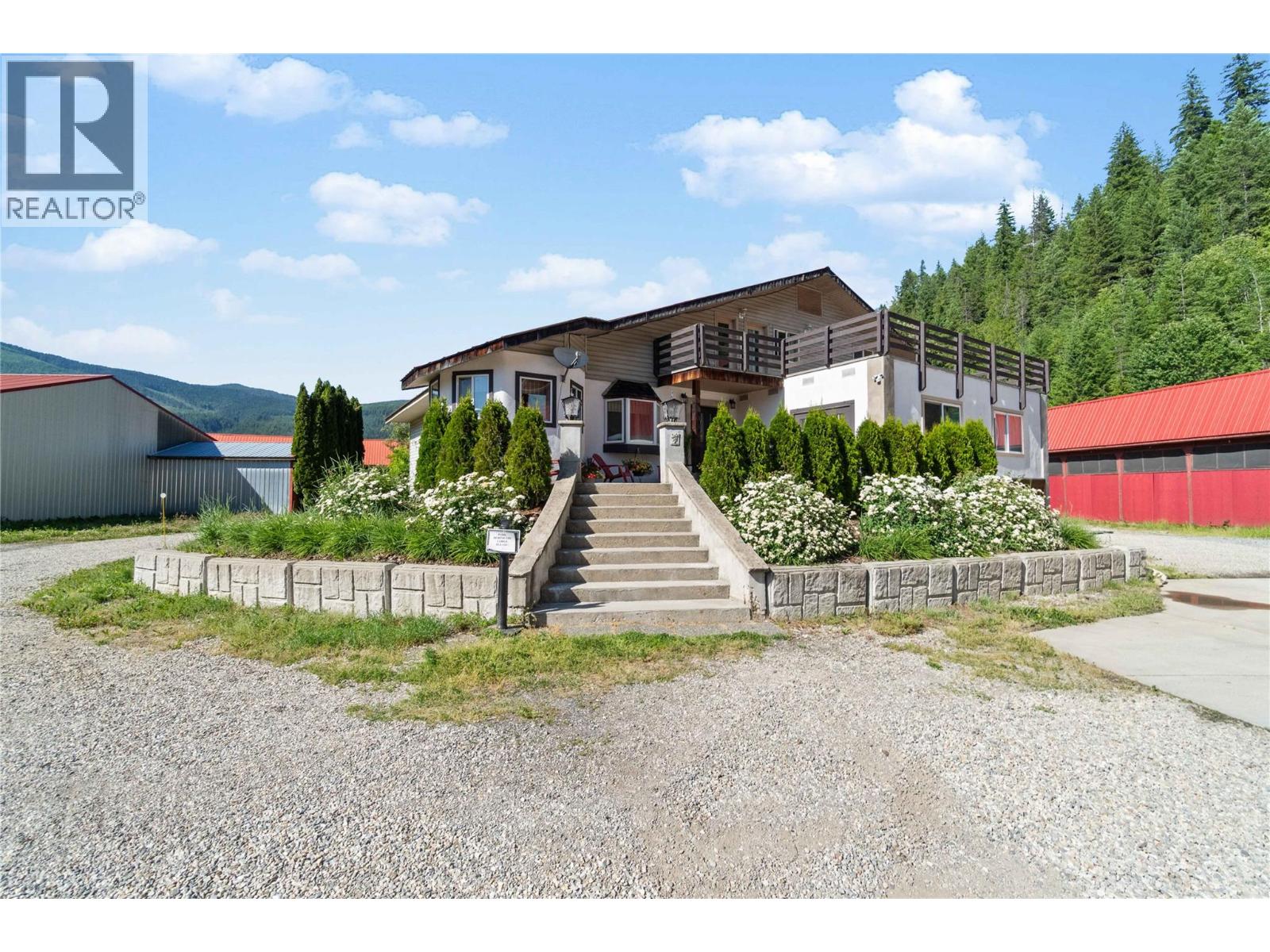  2054 Trans Canada Highway, Sicamous