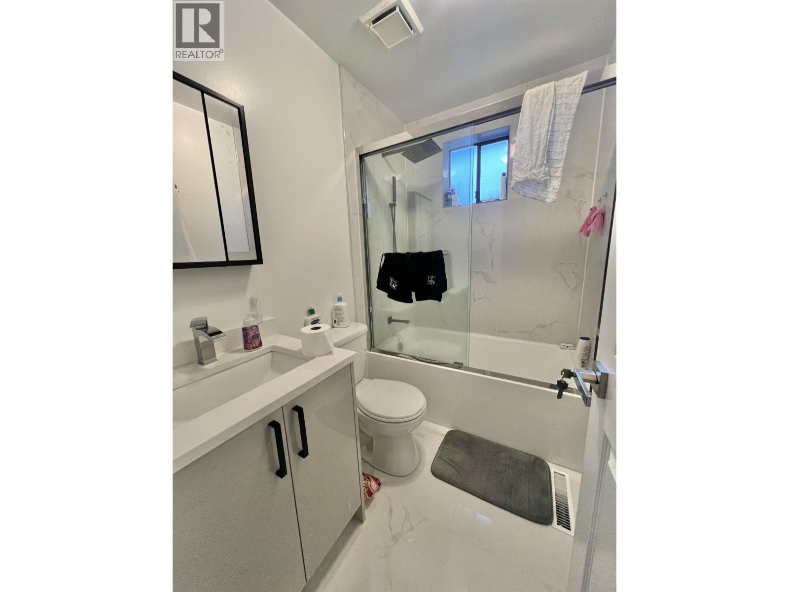1532 E 8TH AVENUE - 4