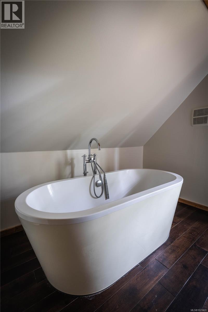  185 Bulman Road, Salt Spring