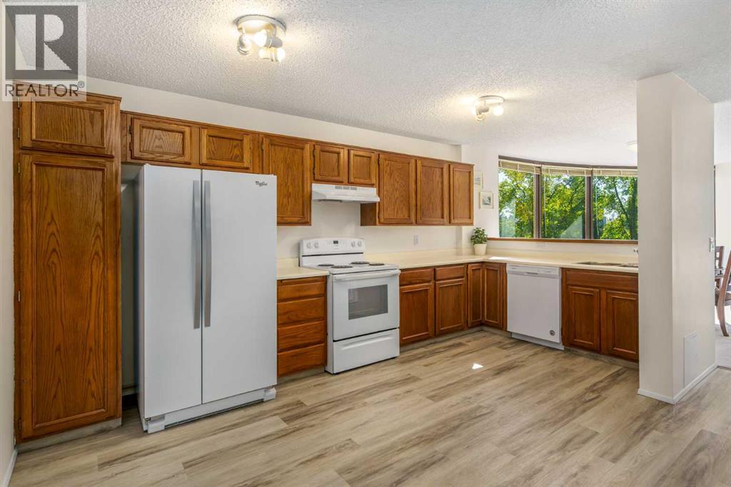 Single Family House for Sale in   Coachway Road SW Coach Hill Calgary 