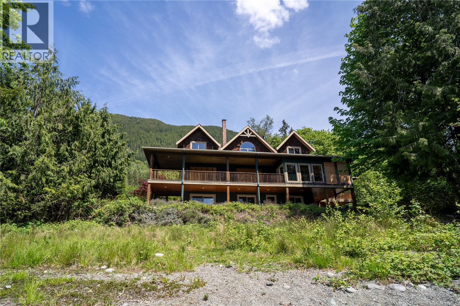 9878 Swordfern Way, Youbou