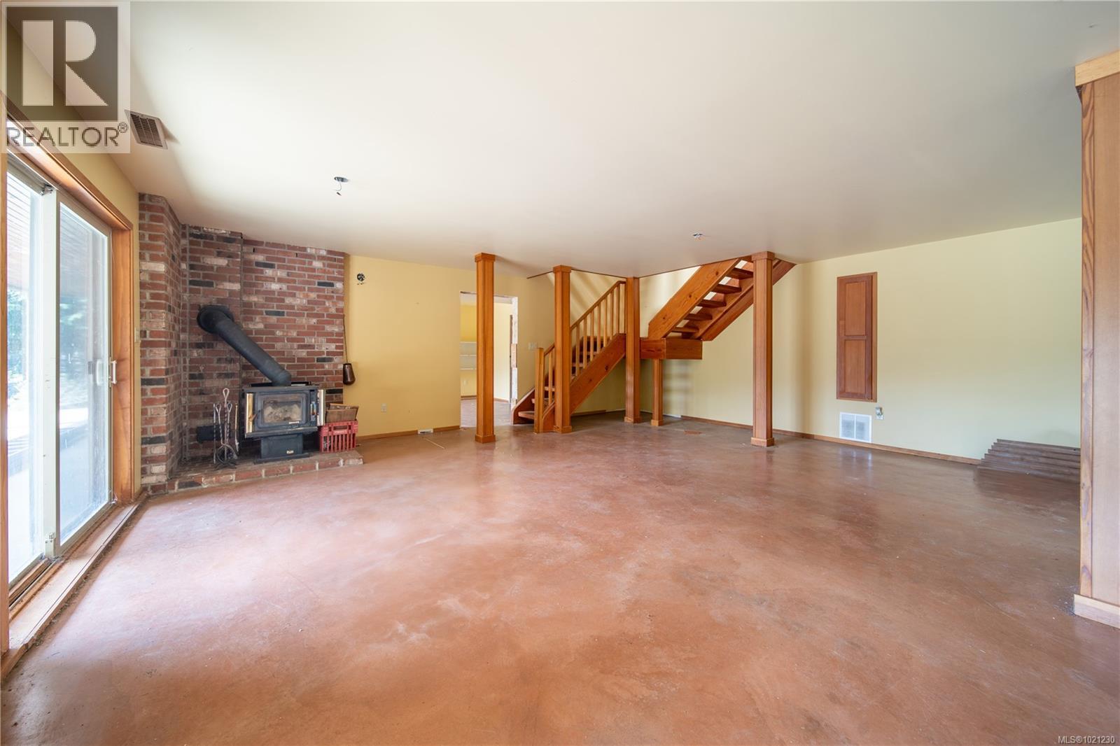 9878 Swordfern Way, Youbou