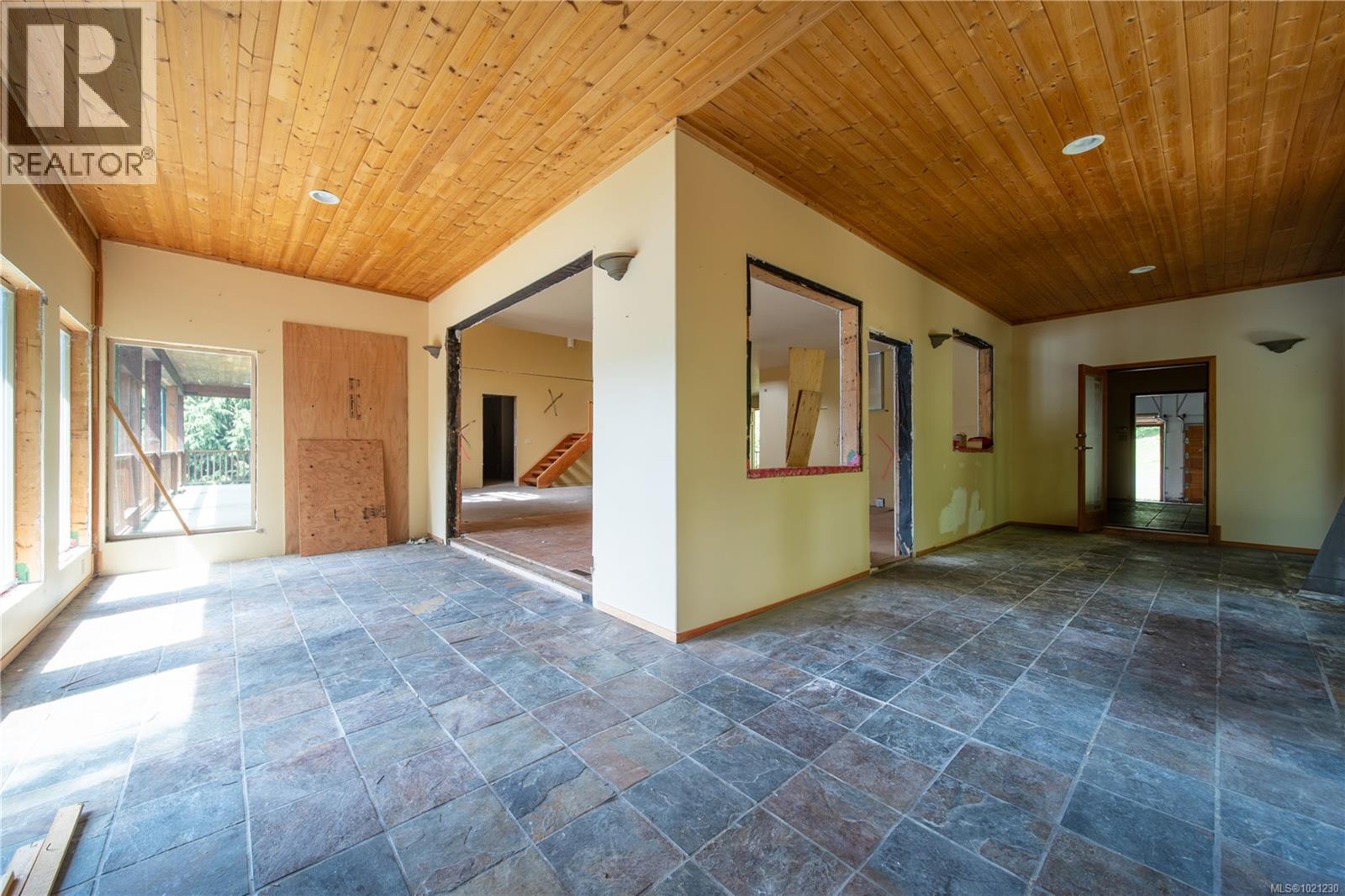 9878 Swordfern Way, Youbou