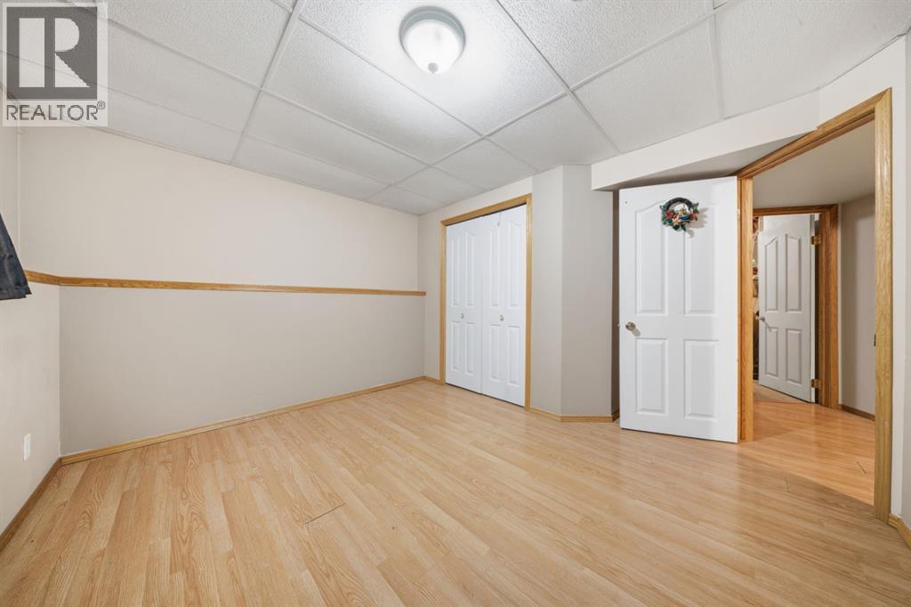 5905 61 Avenue, Ponoka