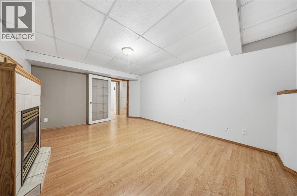 5905 61 Avenue, Ponoka