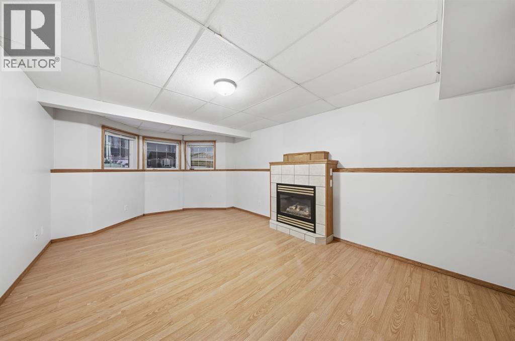 5905 61 Avenue, Ponoka