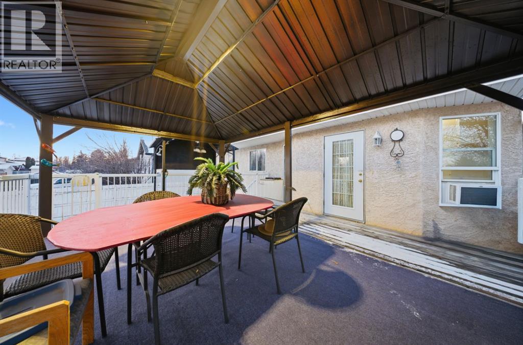 5905 61 Avenue, Ponoka