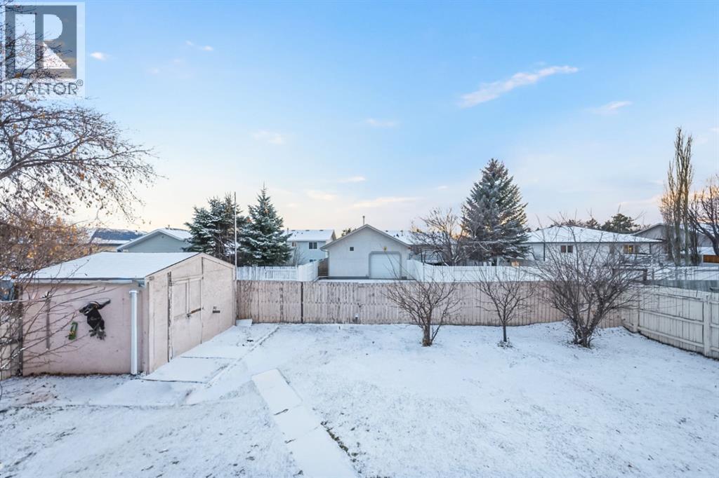 5905 61 Avenue, Ponoka