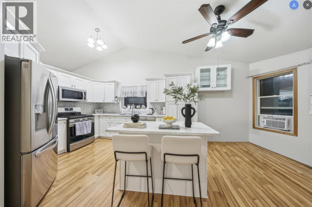 5905 61 Avenue, Ponoka