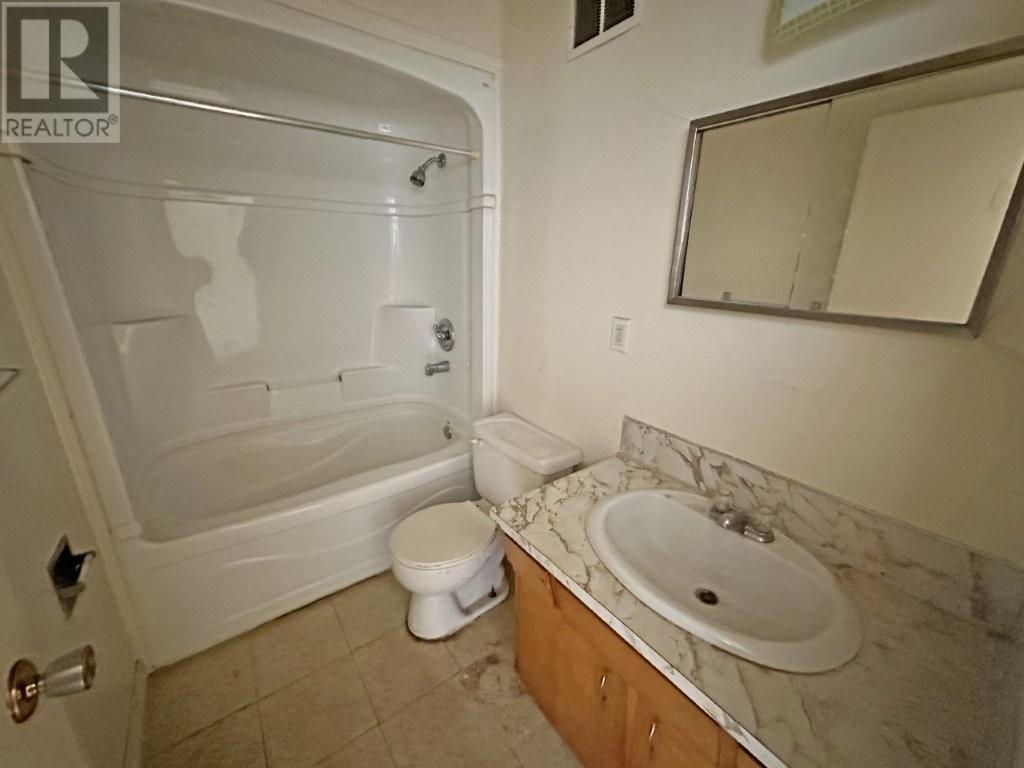 124 HIGHLAND CRESCENT - 13