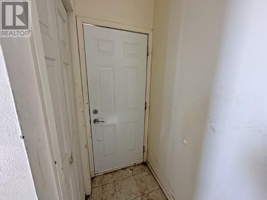124 HIGHLAND CRESCENT - 26