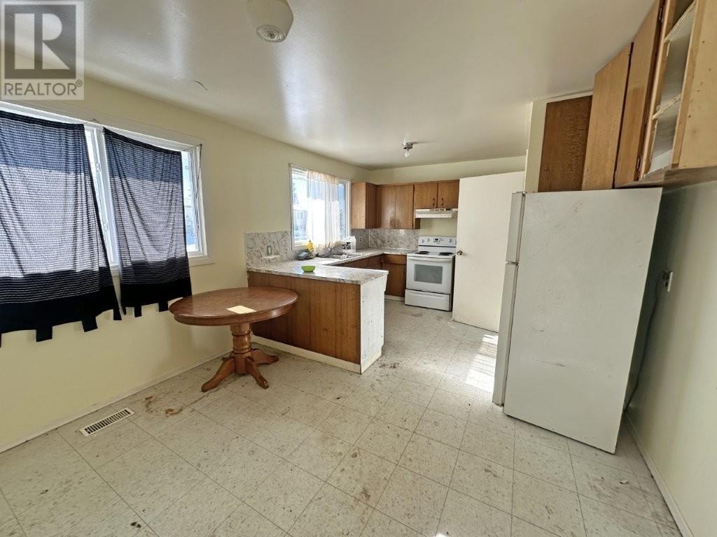 124 HIGHLAND CRESCENT - 5