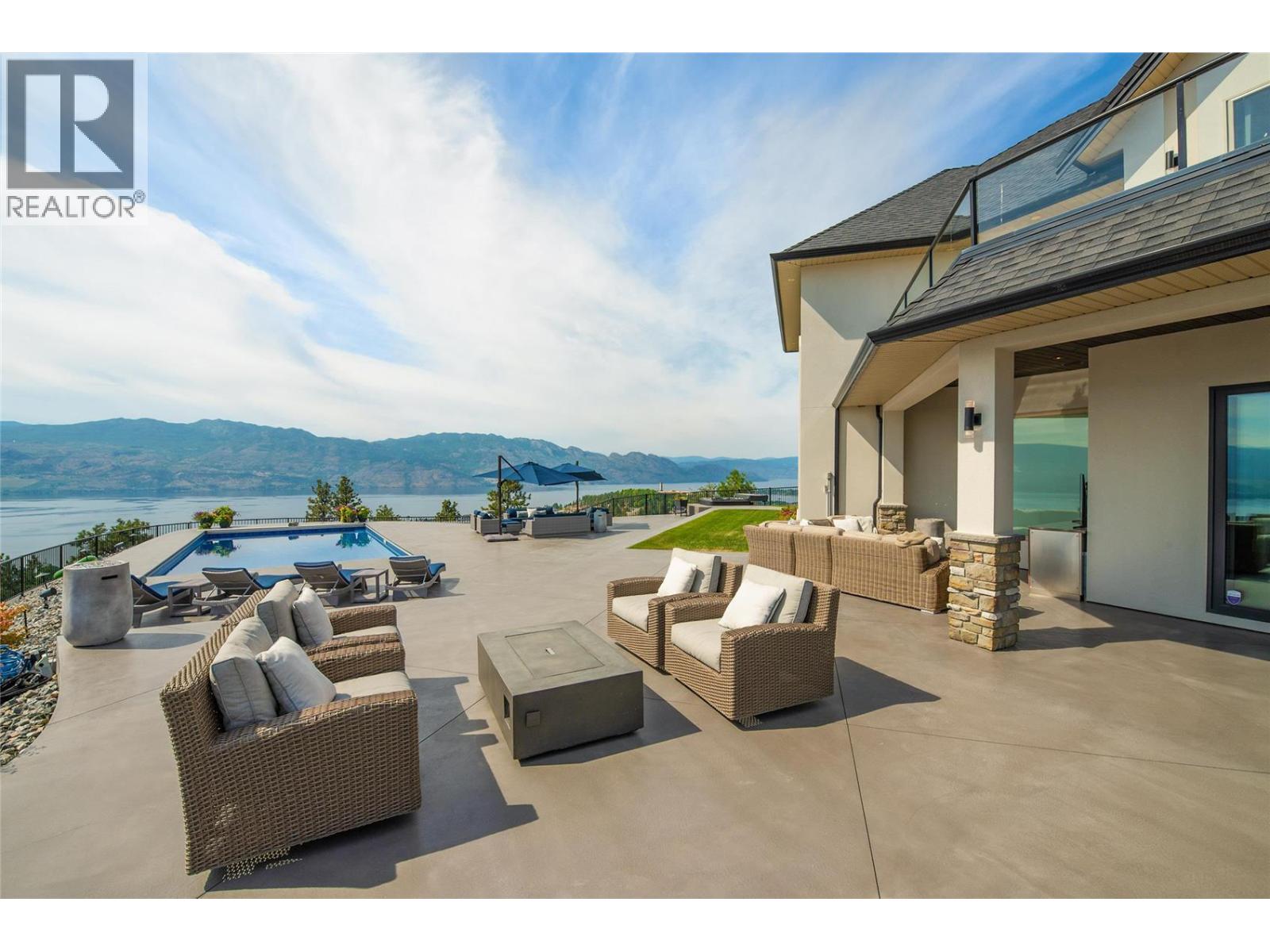  1520 Vineyard Drive, West Kelowna