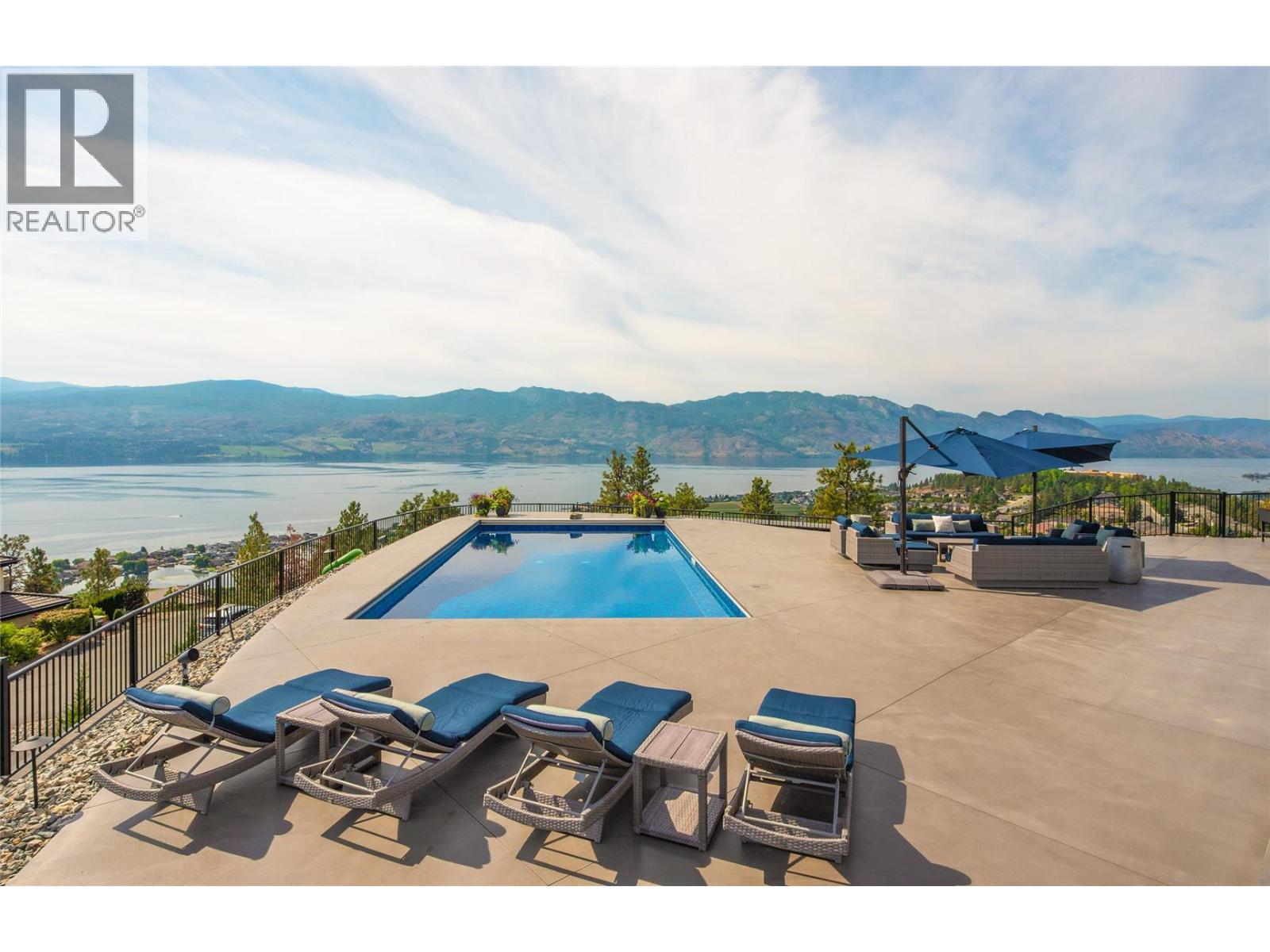  1520 Vineyard Drive, West Kelowna