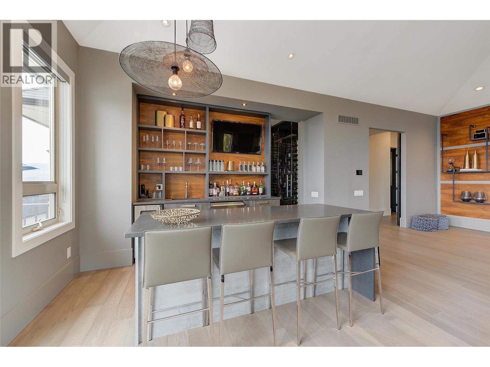  1520 Vineyard Drive, West Kelowna