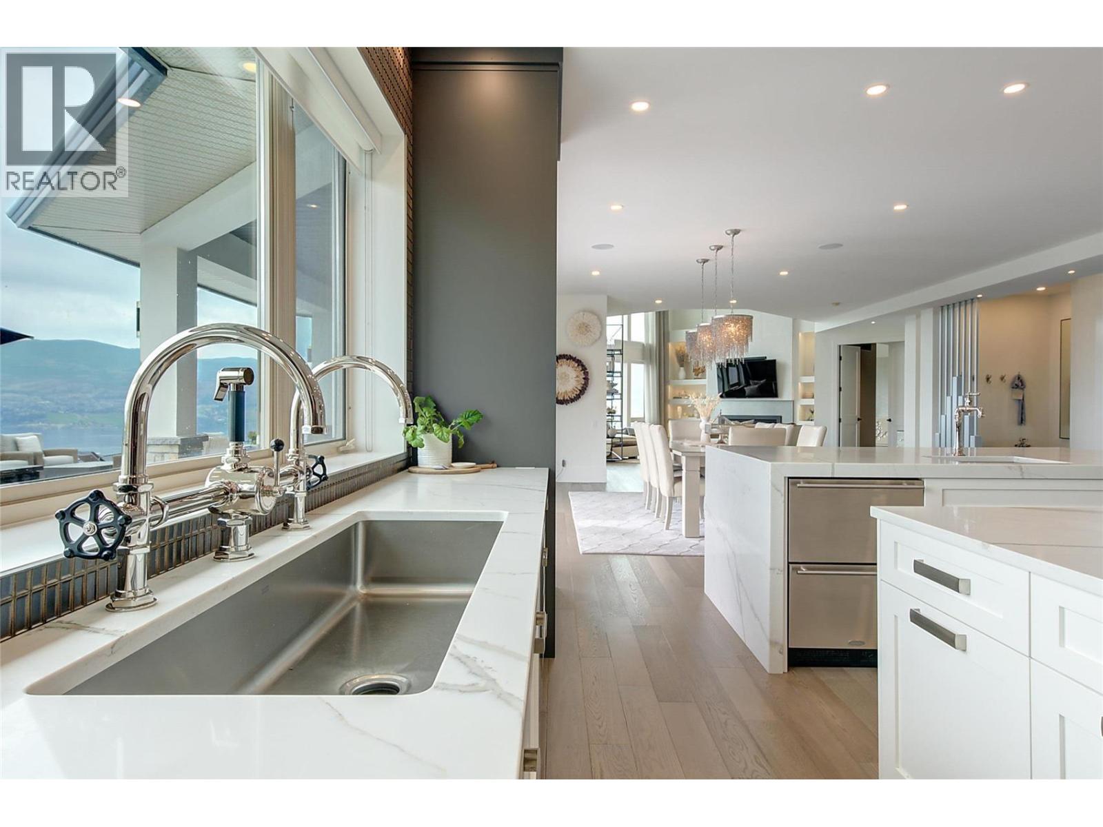  1520 Vineyard Drive, West Kelowna