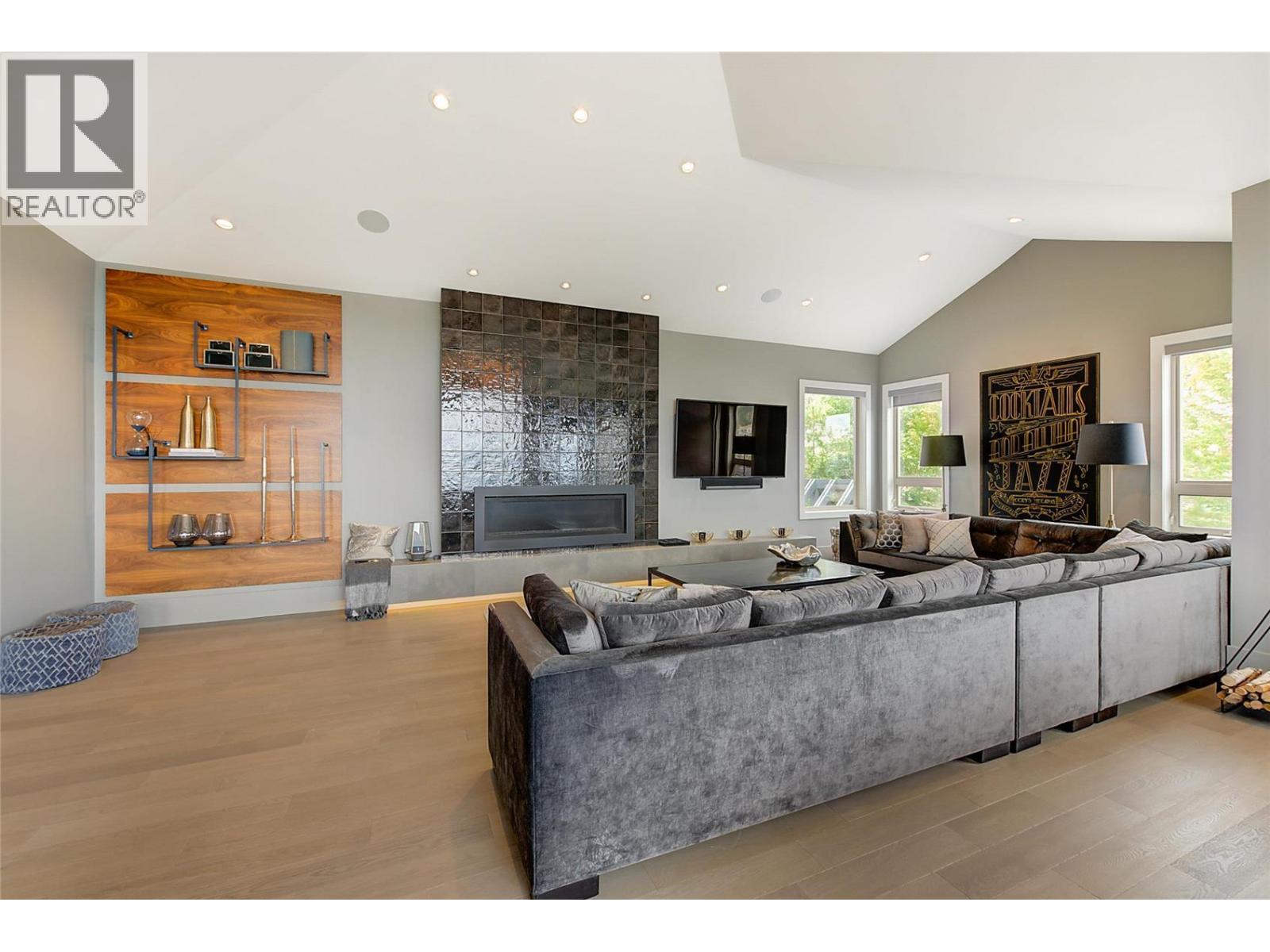  1520 Vineyard Drive, West Kelowna