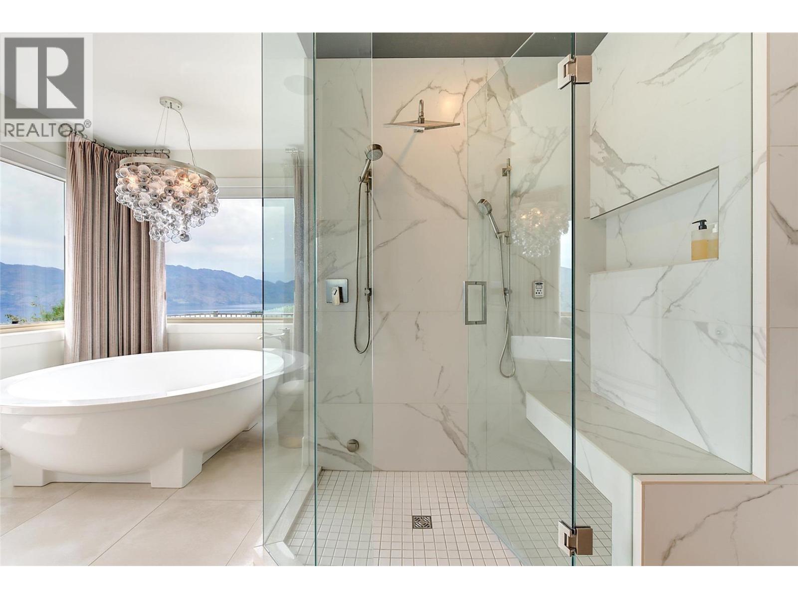  1520 Vineyard Drive, West Kelowna