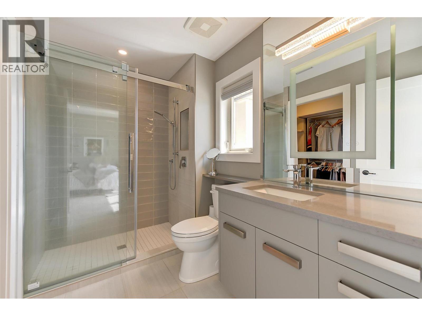  1520 Vineyard Drive, West Kelowna