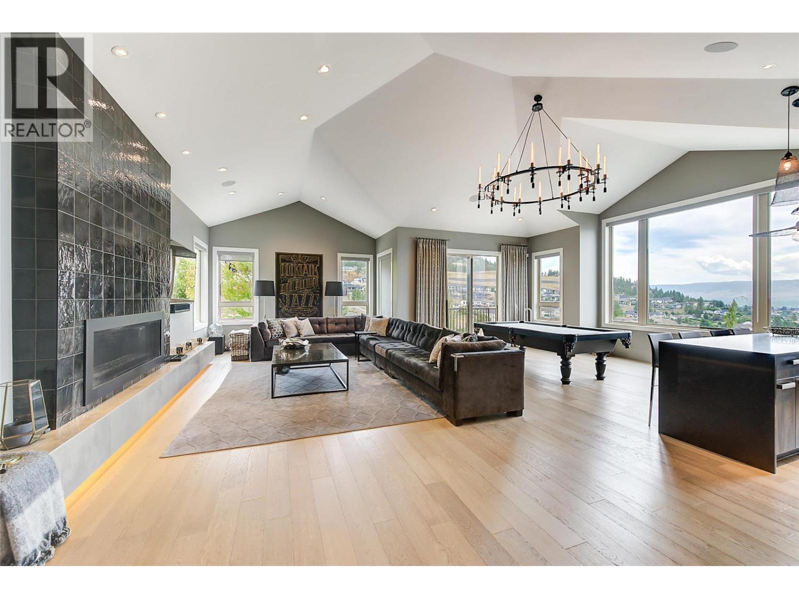  1520 Vineyard Drive, West Kelowna