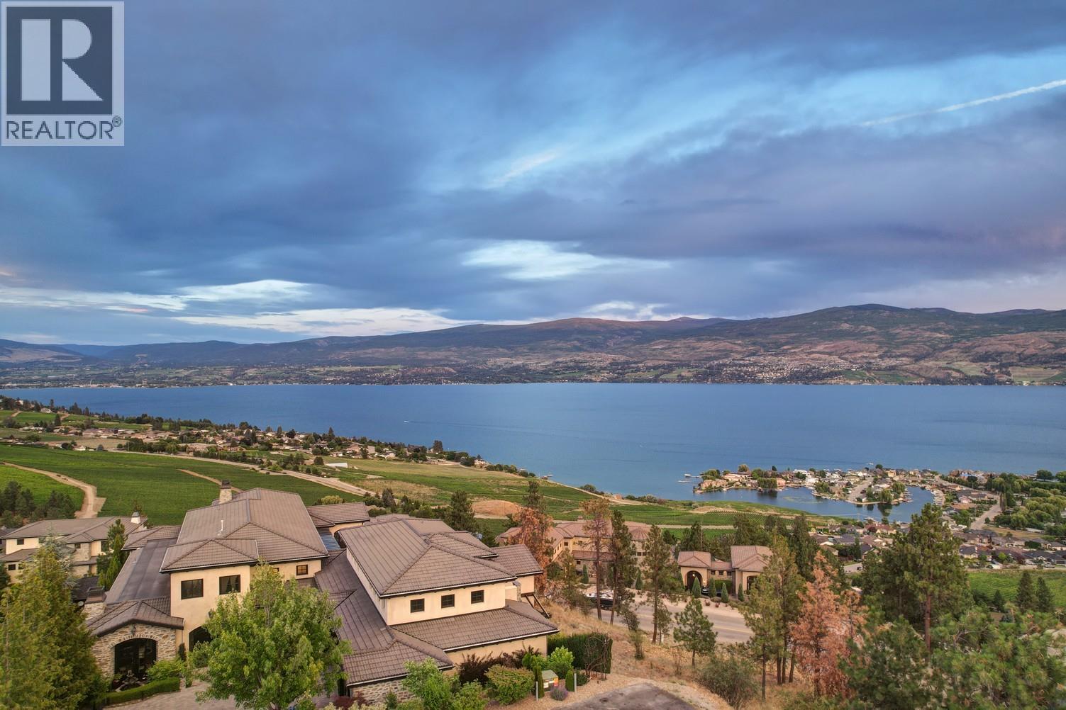  1520 Vineyard Drive, West Kelowna
