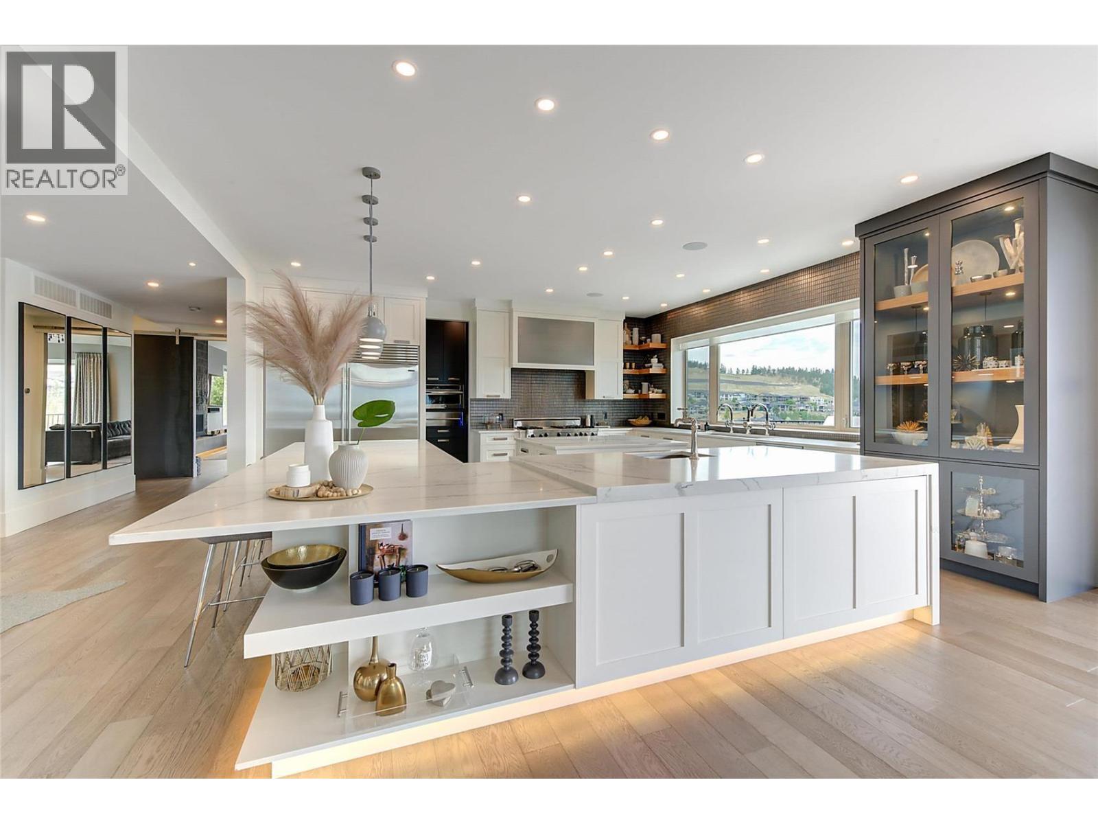  1520 Vineyard Drive, West Kelowna