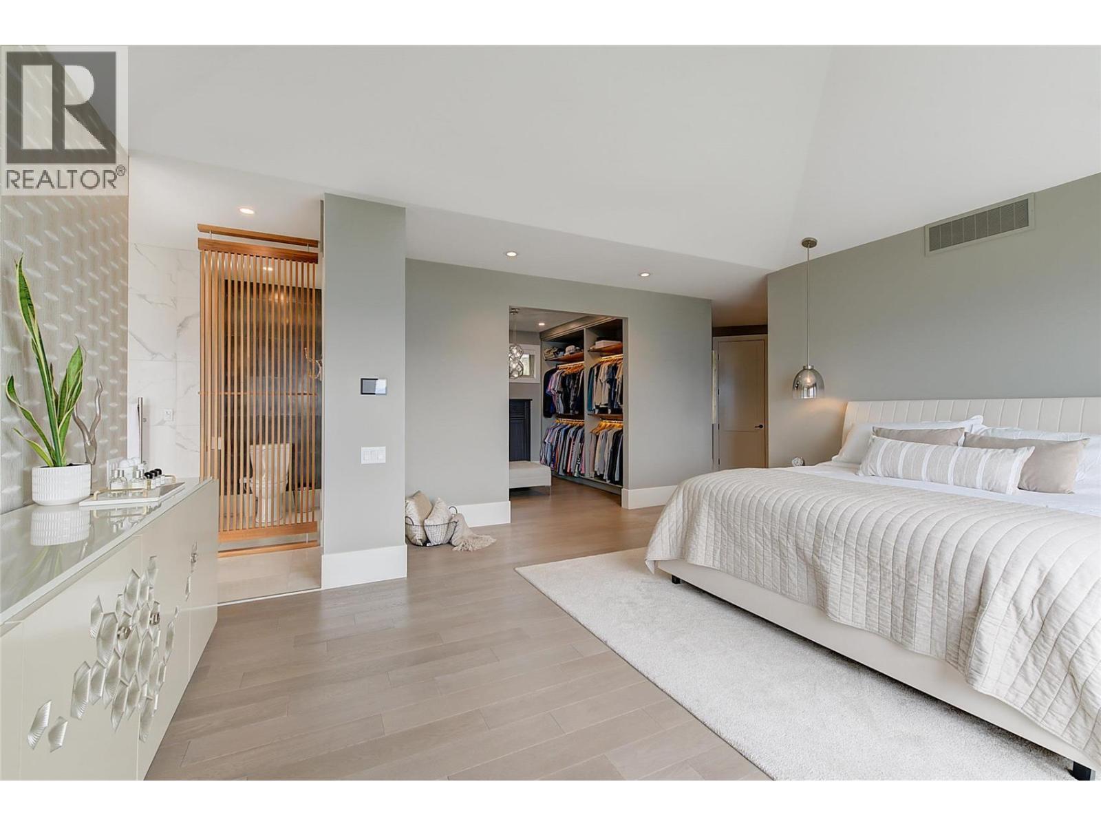  1520 Vineyard Drive, West Kelowna