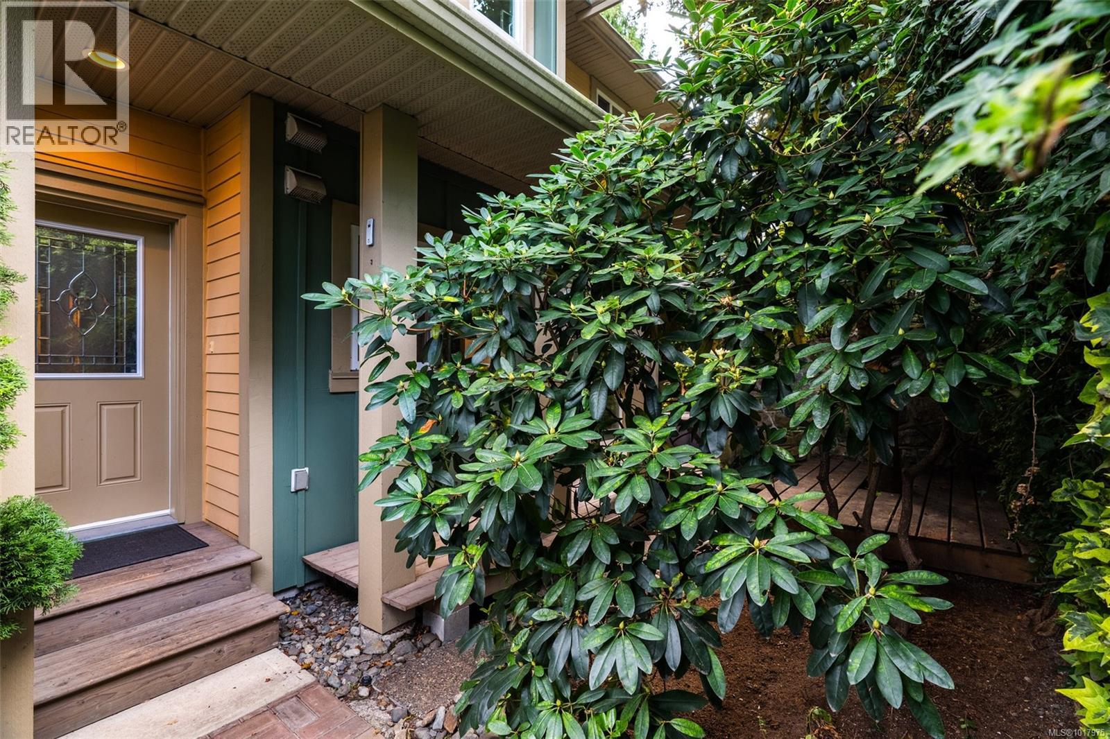 Single Family House Westcoast for Sale in   Mallek Cres Victoria 