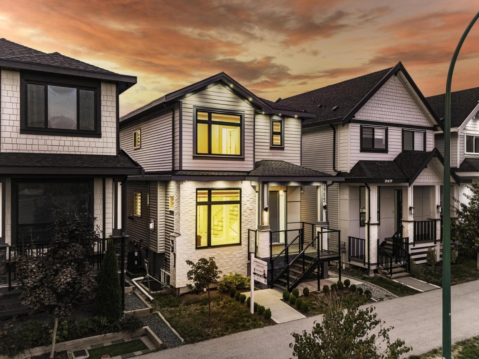 19433 70 Avenue - main photo