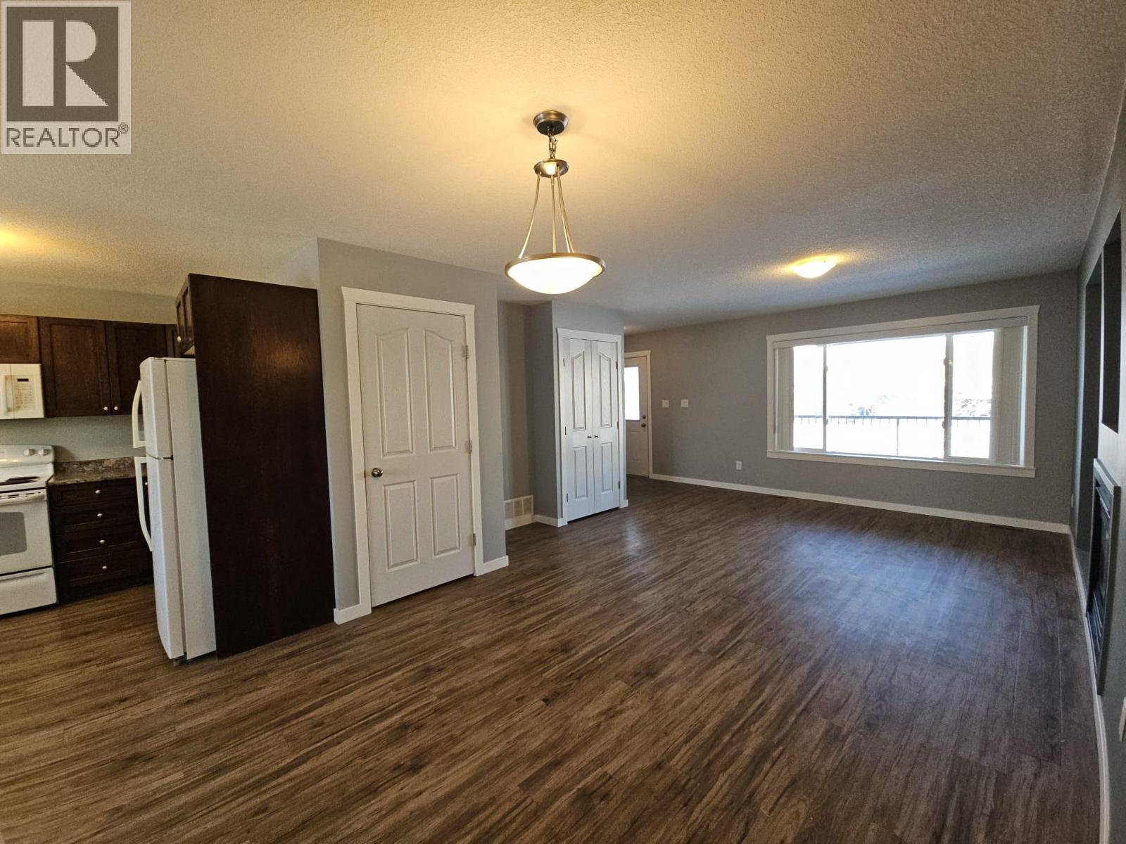 5216 41 Street NE, Chetwynd